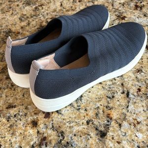 Brand new Life Stride Velocity 2.0 black shoes. Tried on, not worn outside.